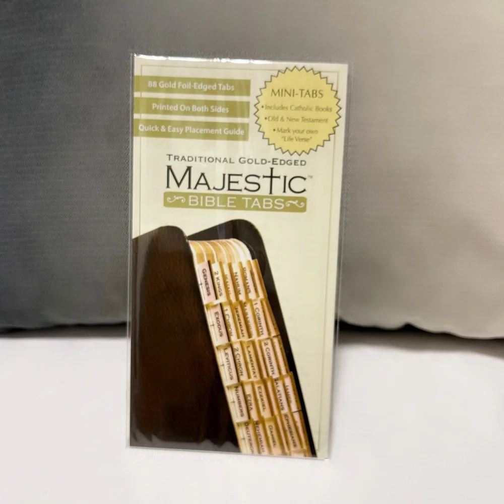 Magestic tradicional Gold-Edged bible Tabs 2 FOR 8$